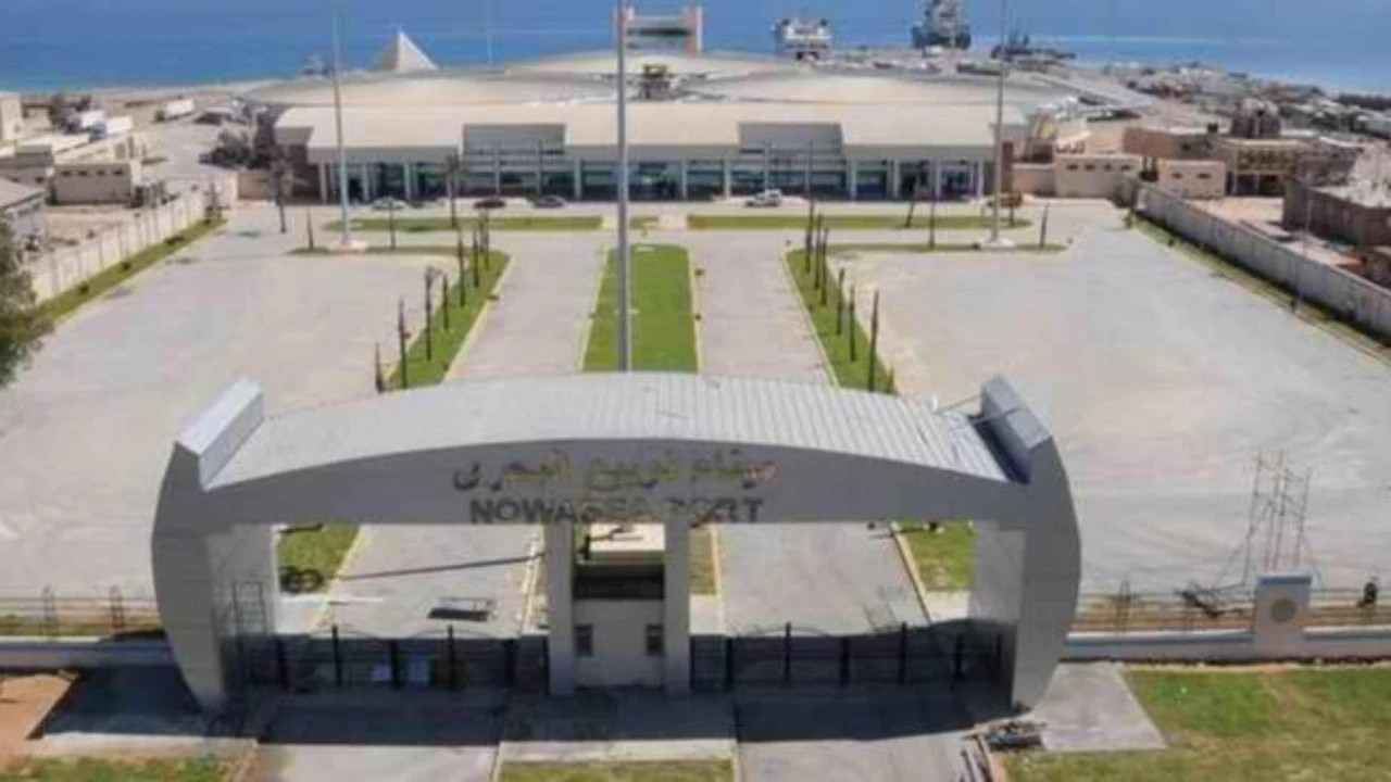 استئناف حركة الملاحة البحرية وإعادة فتح ميناء نويبع بعد تحسن الأحوال الجوية